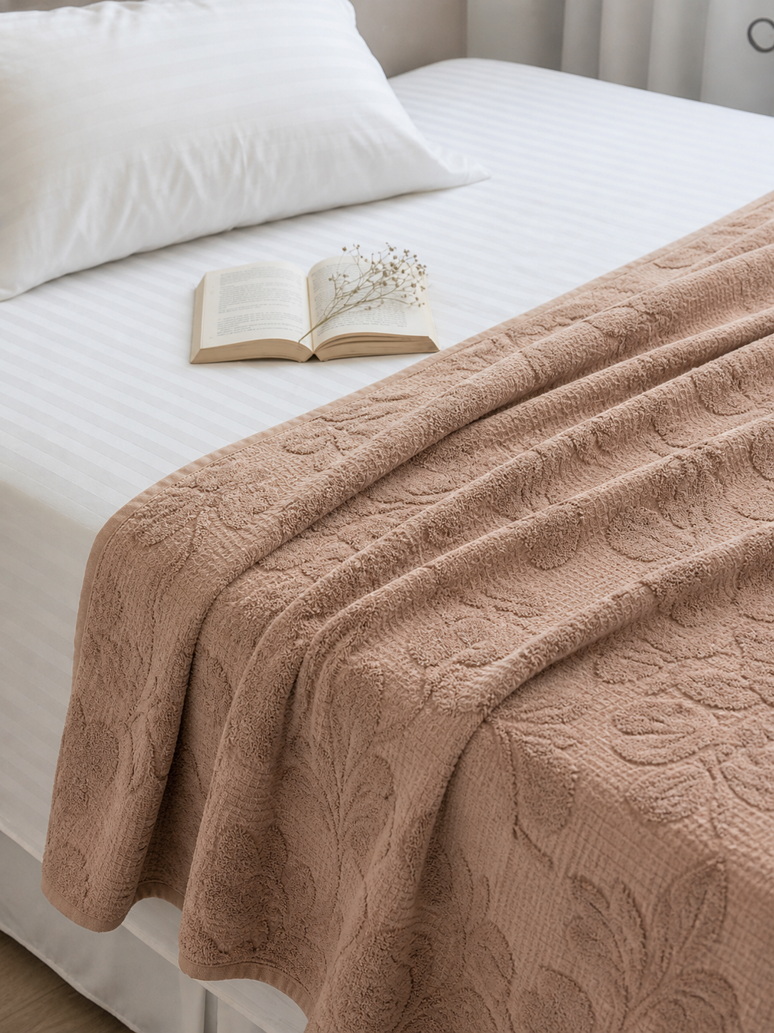 Bed coverlet , 100% cotton , Elegant terry design