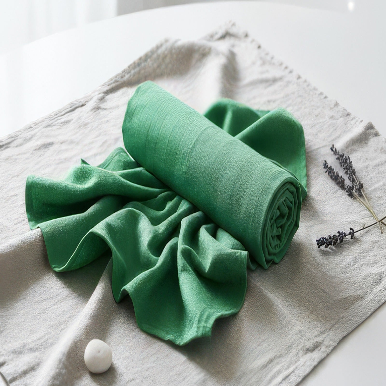 Table towel (65×65 cm) and hand towel (50×50 cm),100% cotton