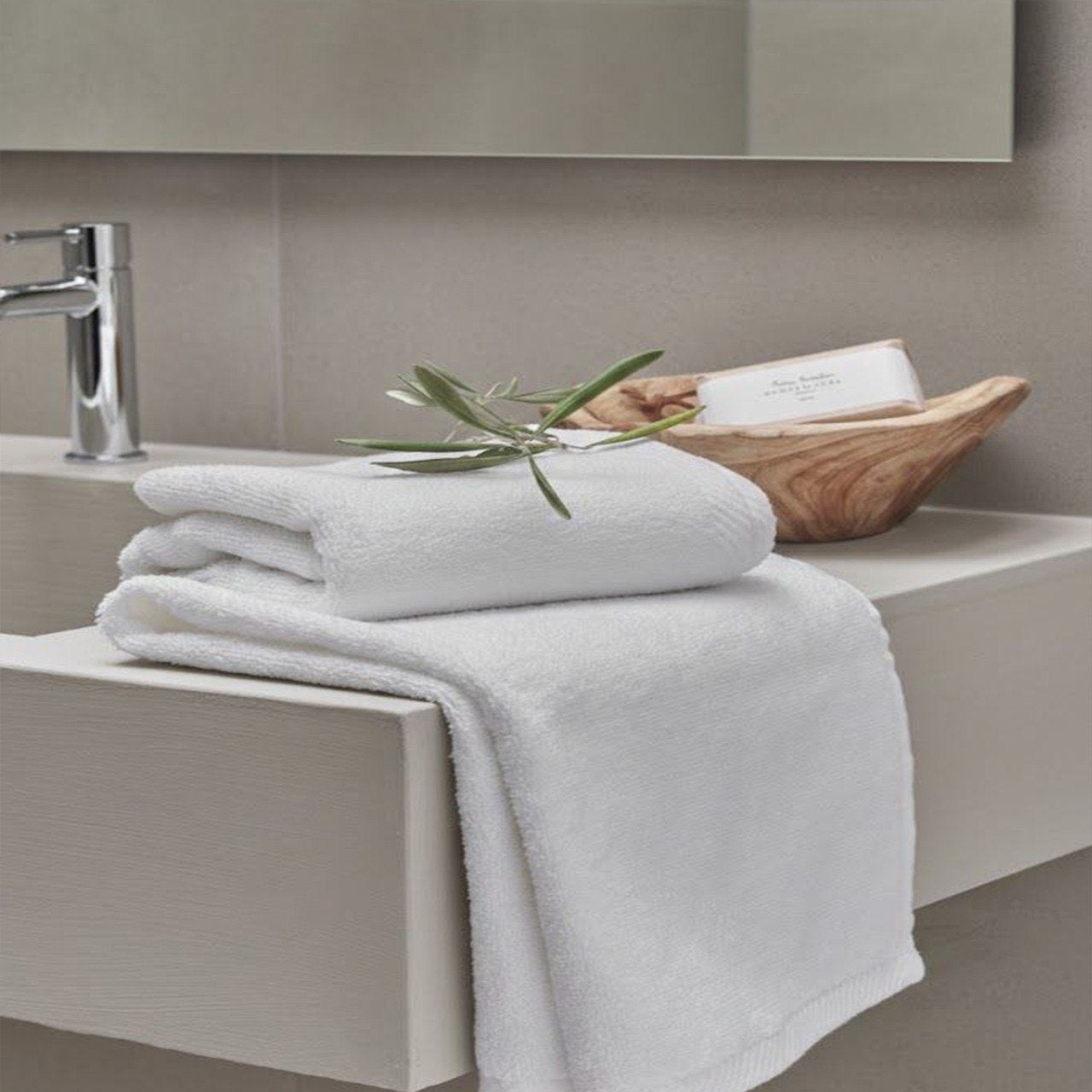 White Hotel Bath Towel – 50×100 cm