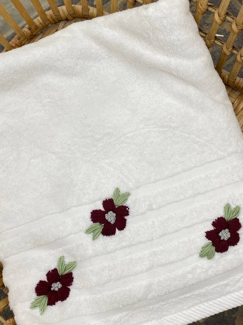 Bath towel 90 x155 cm ,100%  cotton , Burgundy Blossom deign design