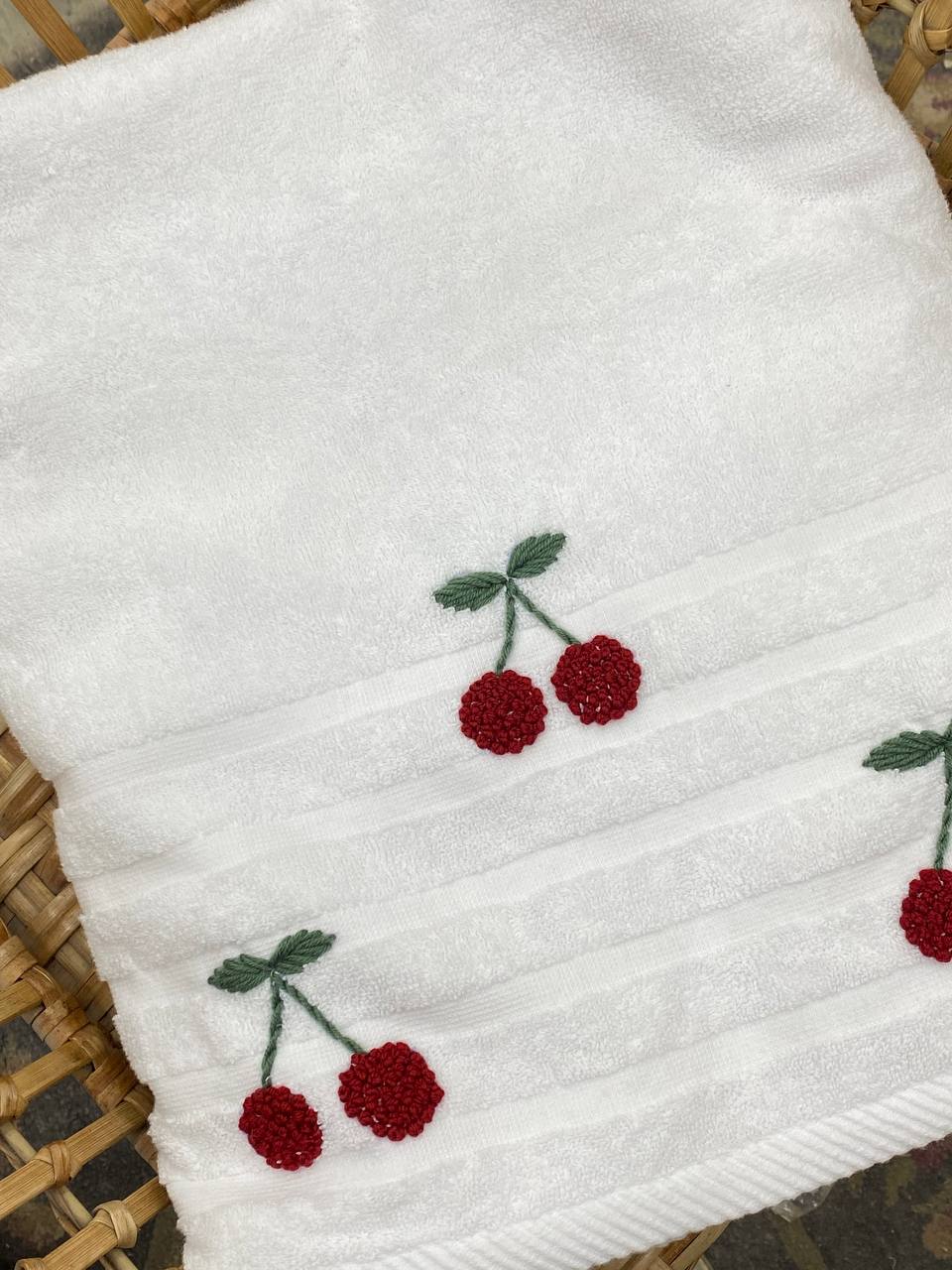 Bath towel 90 x155 cm ,100% cotton cherry design