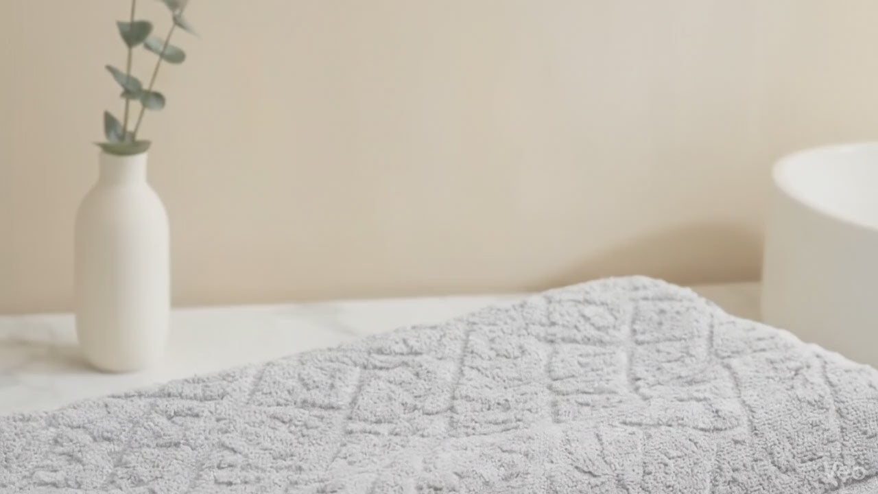 Jacquard Plain Towel 50×100 cm – 300 gm